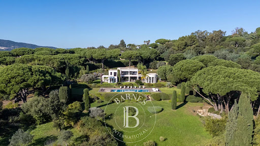 Maison avec piscine et terrasse 5