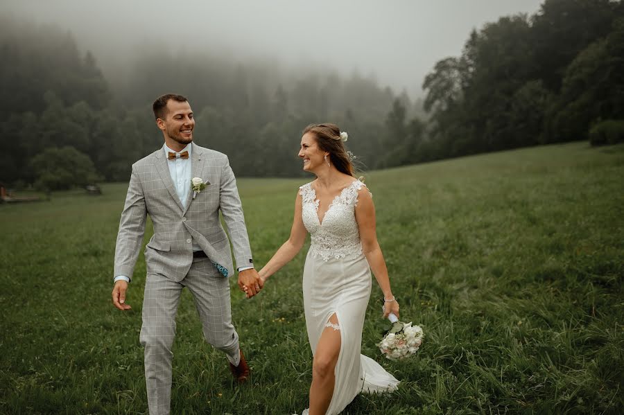 Wedding photographer Hana Řezníčková (laskavhledacku). Photo of 28 August 2023