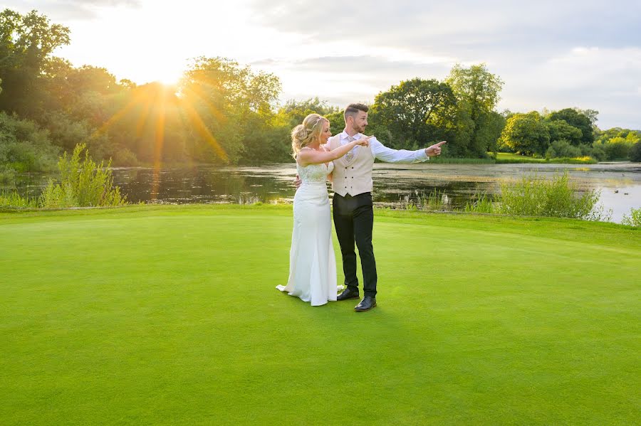 Wedding photographer Carl Woodward (ppnkhfn). Photo of 13 April 2022