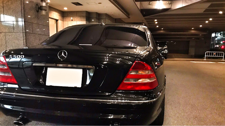 Sクラスセダンのドライブ・w220に関するカスタム事例の投稿画像2枚目