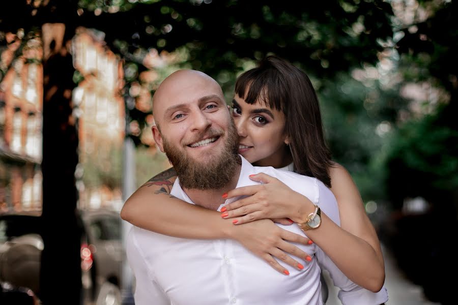 Fotografo di matrimoni Zina Bolotnova (zinaphotos). Foto del 2 marzo 2021