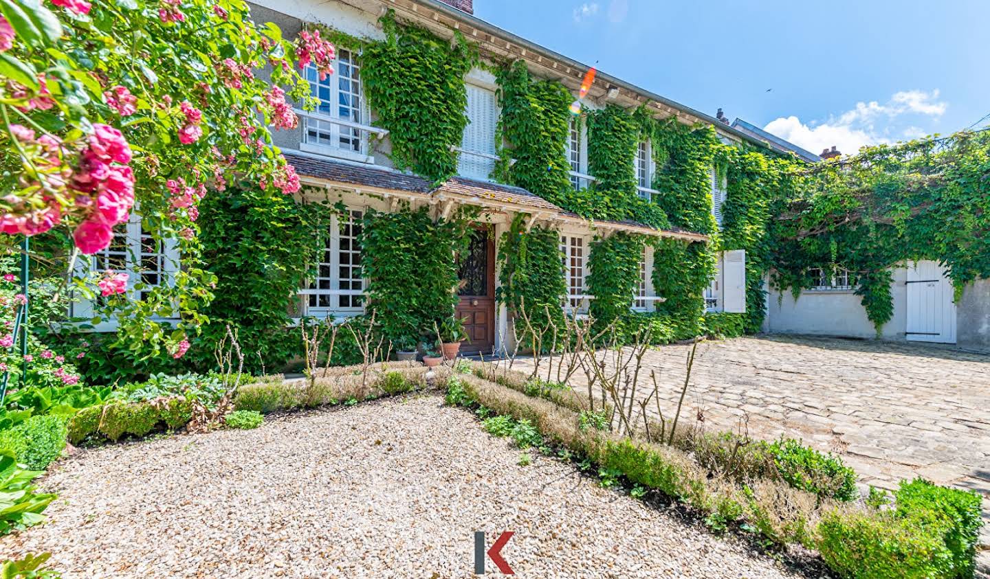 House Crécy-la-Chapelle