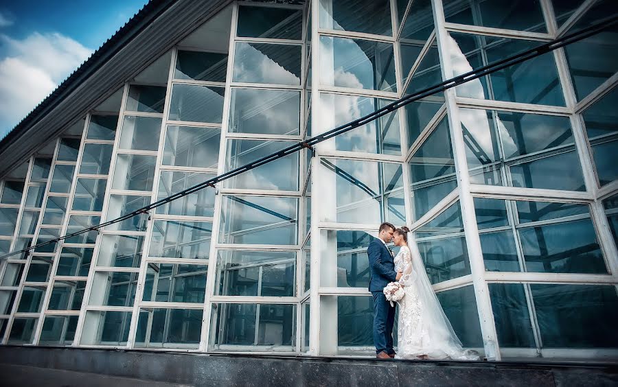 Wedding photographer Andrii Khomenko (oksamyt). Photo of 24 April 2023