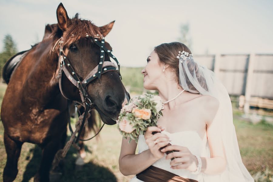 Wedding photographer Elya Minnekhanova (elyaru). Photo of 19 November 2015