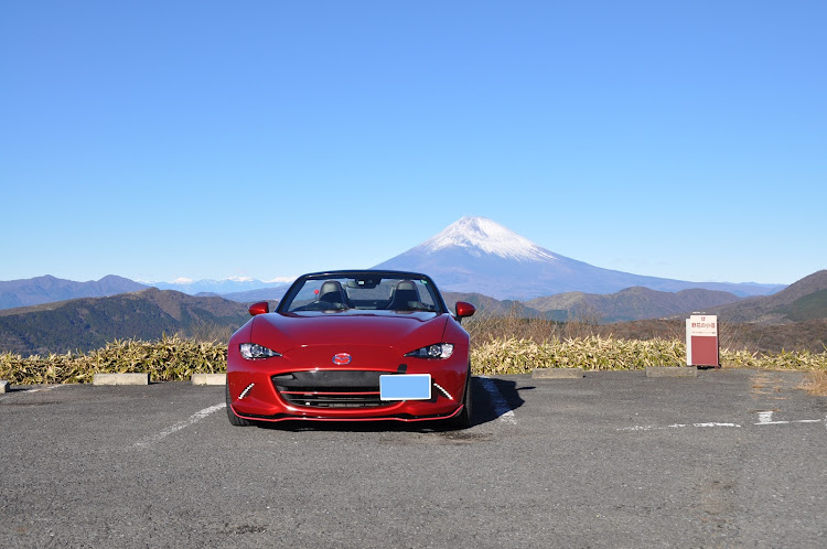 ロードスターの新年のご挨拶・良い年になりますように・あけおめことよろに関するカスタム事例の投稿画像3枚目