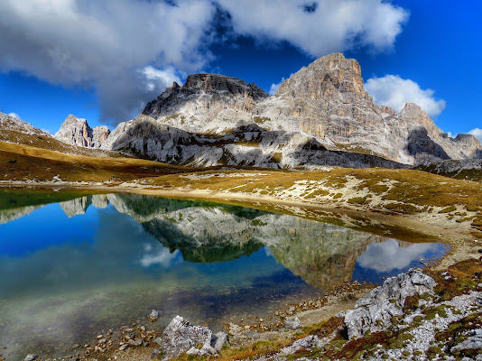 Le dolomiti si specchiano di Giorgio Lucca