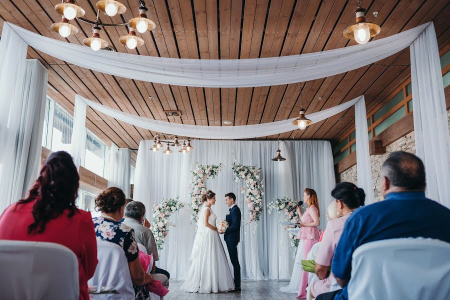 Fotógrafo de casamento Vika Babiy (vicababii). Foto de 31 de julho 2019