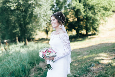 Fotografo di matrimoni Yulya Emelyanova (julee). Foto del 19 luglio 2016