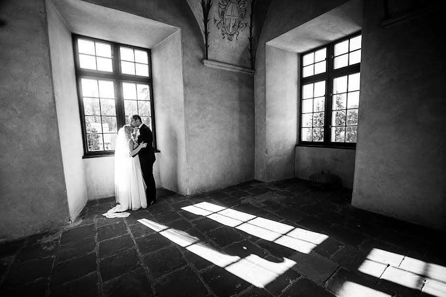 Fotógrafo de casamento Magdalena Korzeń (korze). Foto de 28 de dezembro 2015