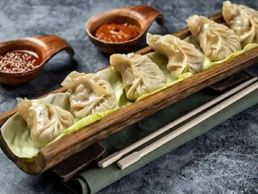 Veg Steamed Momos [8 Pcs]