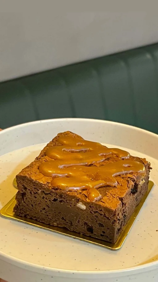 Salted Caramel Walnut Brownie