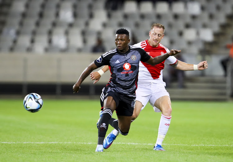 habiso Monyane of Orlando Pirates and Michael Morton of Cape Town Spurs