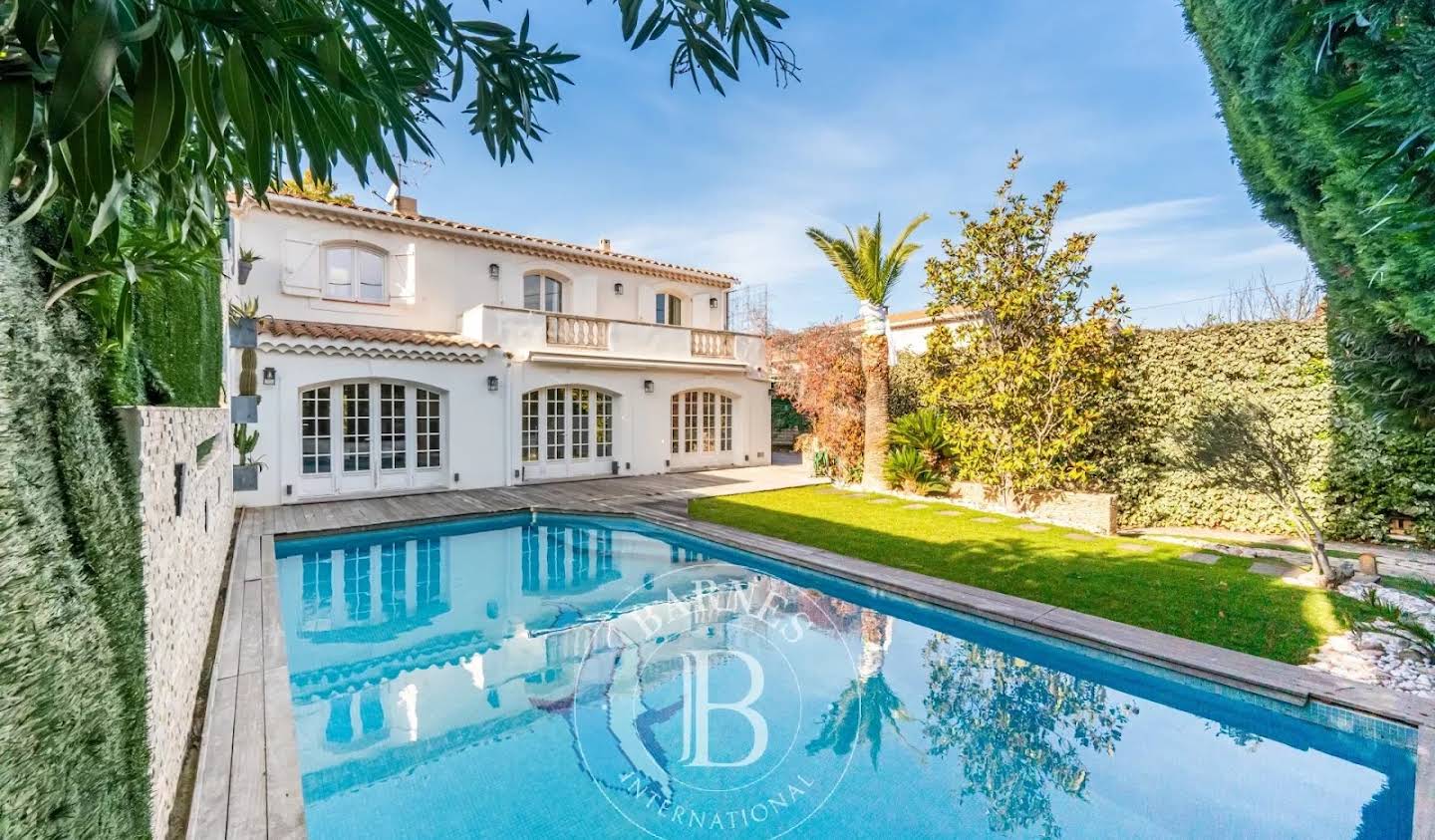 House with pool and garden Aix-en-Provence