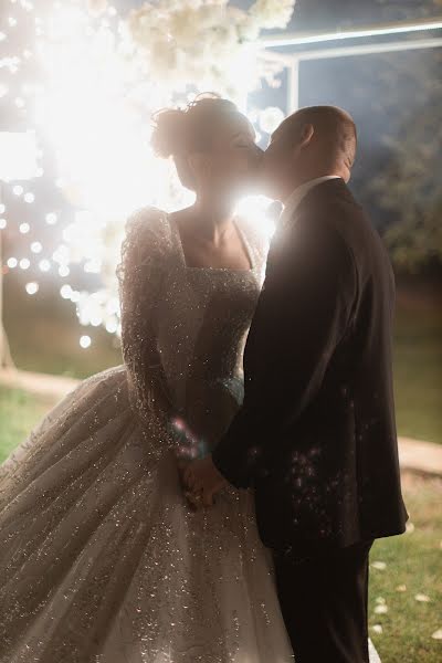 Fotógrafo de casamento Karolina Ruzanova (carolinadelina). Foto de 15 de dezembro 2023