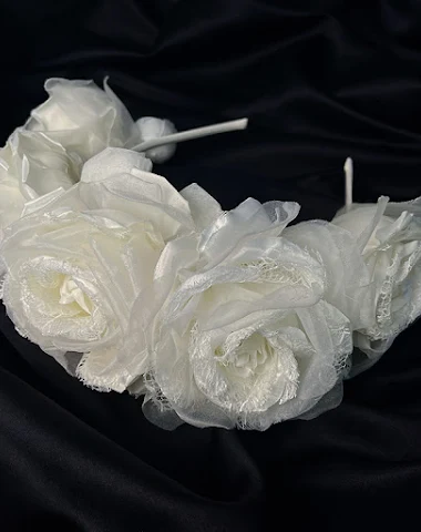 Tiara de noiva com flores de crepe - 0
