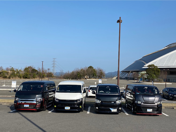 ハイエースバンの亮一朗さんが投稿したカスタム事例の投稿画像1枚目