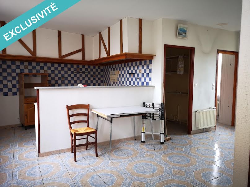 Vente maison 5 pièces 112 m² à Montmorillon (86500), 90 000 €