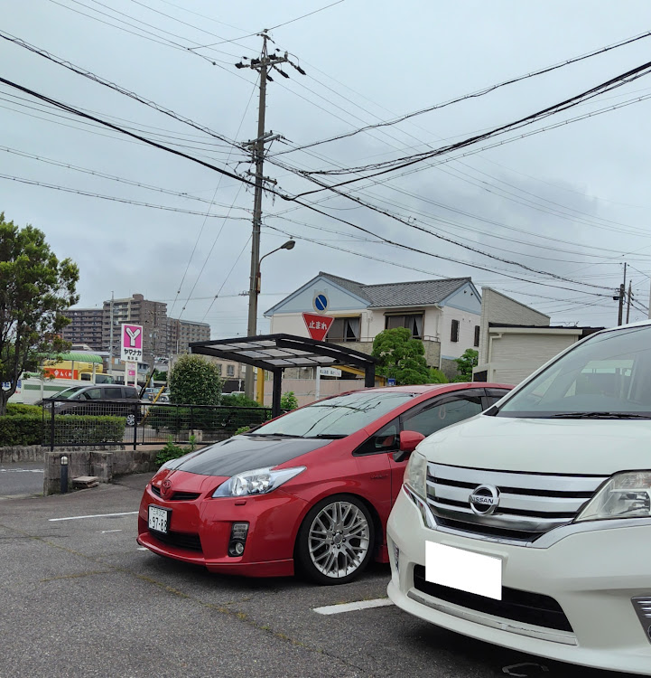プリウスの曇り空と愛車・いつも、いいね！有り難う御座います🙇に関するカスタム事例の投稿画像1枚目
