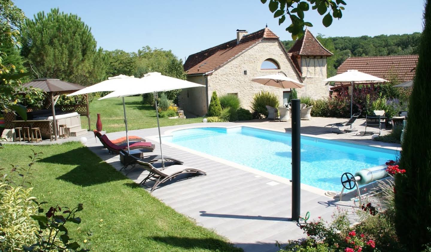 House with pool and terrace Figeac