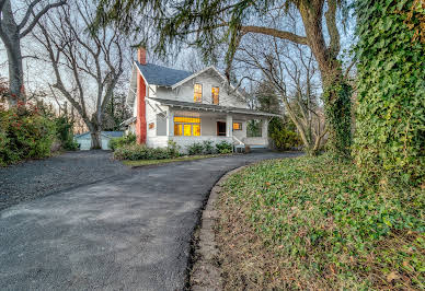 House with garden 1