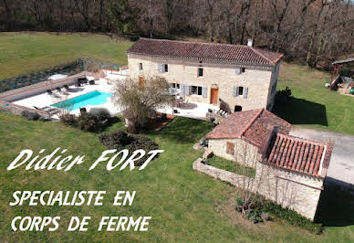 Farmhouse with pool 4