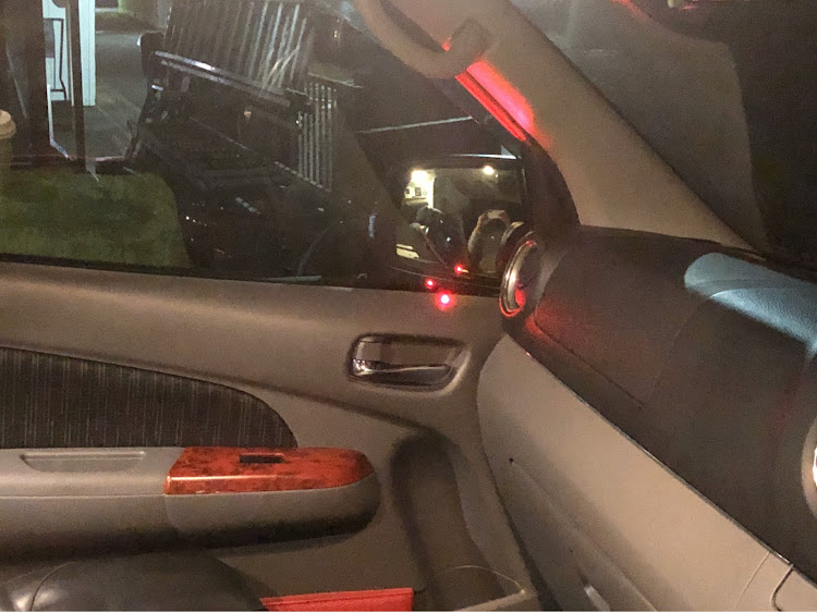 NV350キャラバンのセキュリティーランプ・NV350に関するカスタム事例の投稿画像2枚目