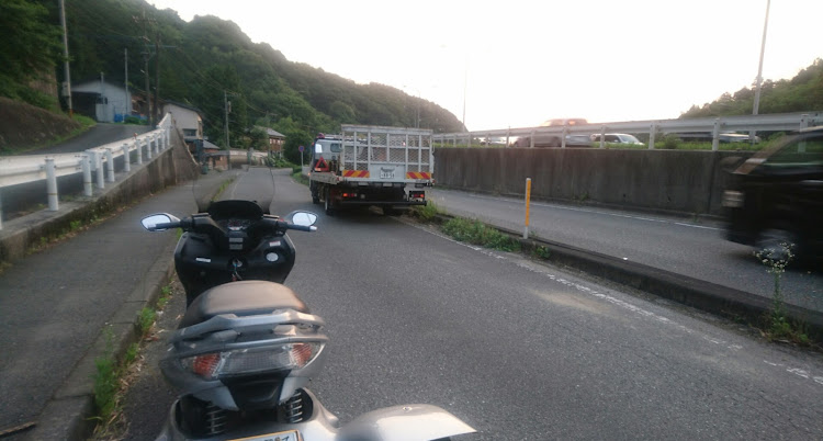 オミえもんさんが投稿した修羅の国のクラウンに煽られる・大人だから喧嘩しませーん(笑)・一般道は高速道路じゃないぞ・心に余裕もてよ・トライクに関するカスタム事例の投稿画像3枚目