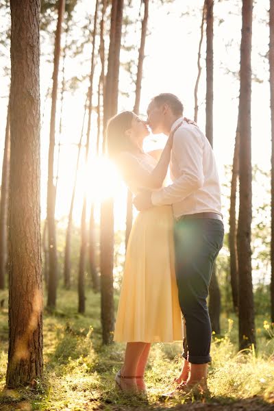 Fotógrafo de casamento Viktoriya Troickaya (troickaya). Foto de 26 de agosto 2019