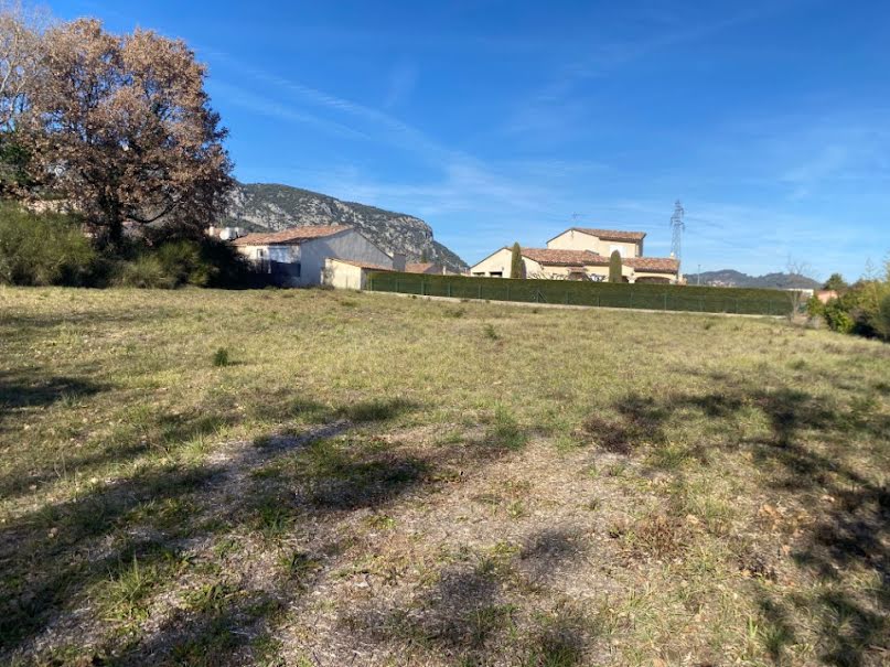 Vente terrain  2318 m² à Volx (04130), 274 000 €