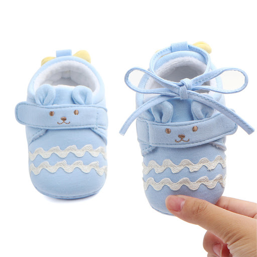 Title 4, Kids shoes without laces, easy on and off. Sel...