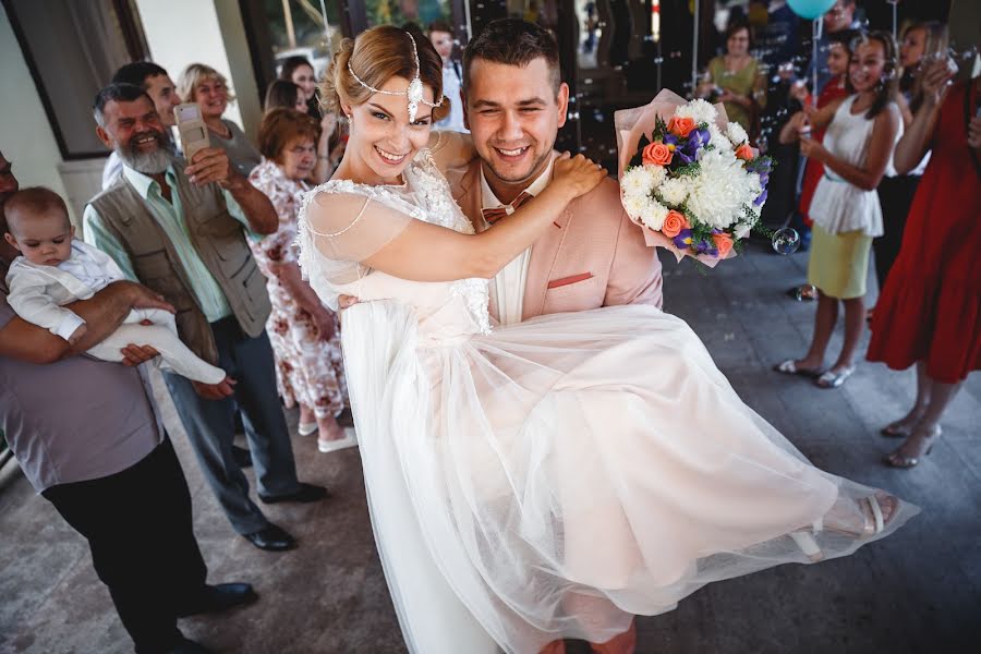 Fotógrafo de casamento Vladimir Badunov (vovatunaphoto). Foto de 4 de julho 2018