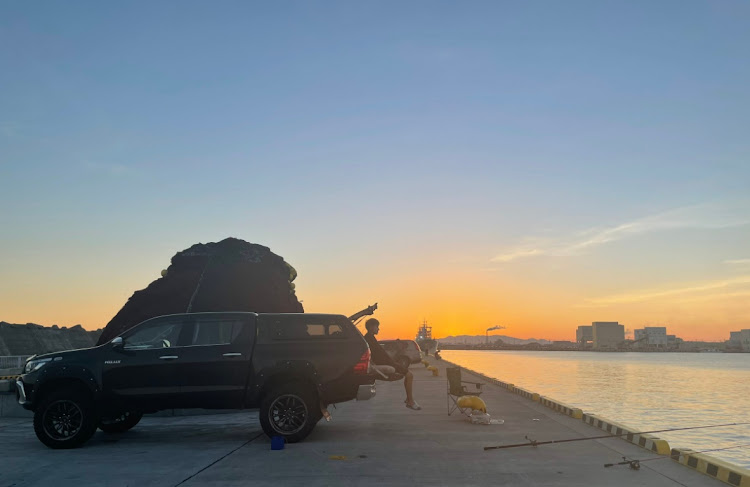 ハイラックスの秋の気配・夕日・夜景・工場夜景・ハイラックスに関するカスタム事例の投稿画像3枚目