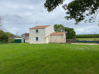 maison à Chaniers (17)