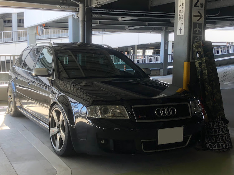 RS6 アバントのルスツ・北の2人に関するカスタム事例の投稿画像2枚目