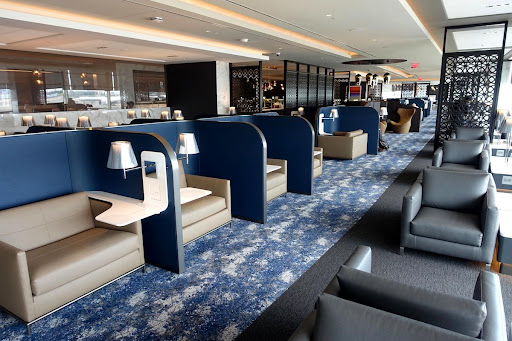 United Club Infinite Card Review: Lounge Access & 120K Miles