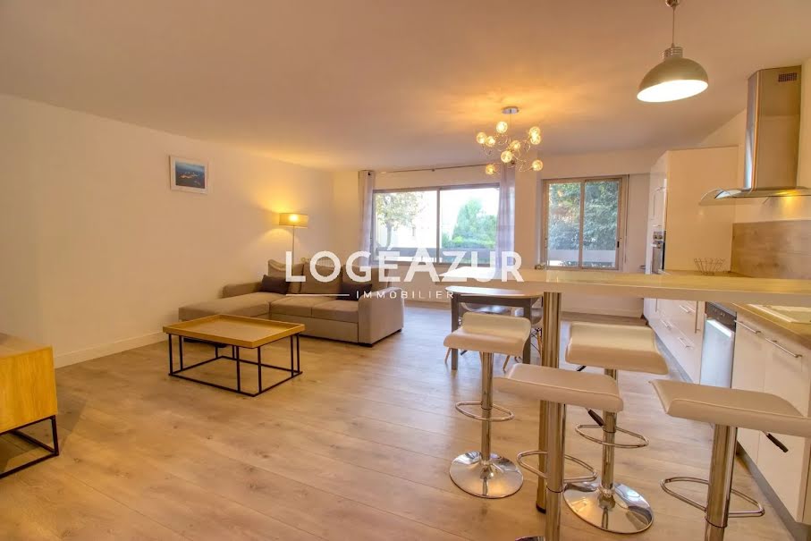 Location meublée appartement 3 pièces 80.05 m² à Juan les pins (06160), 990 €