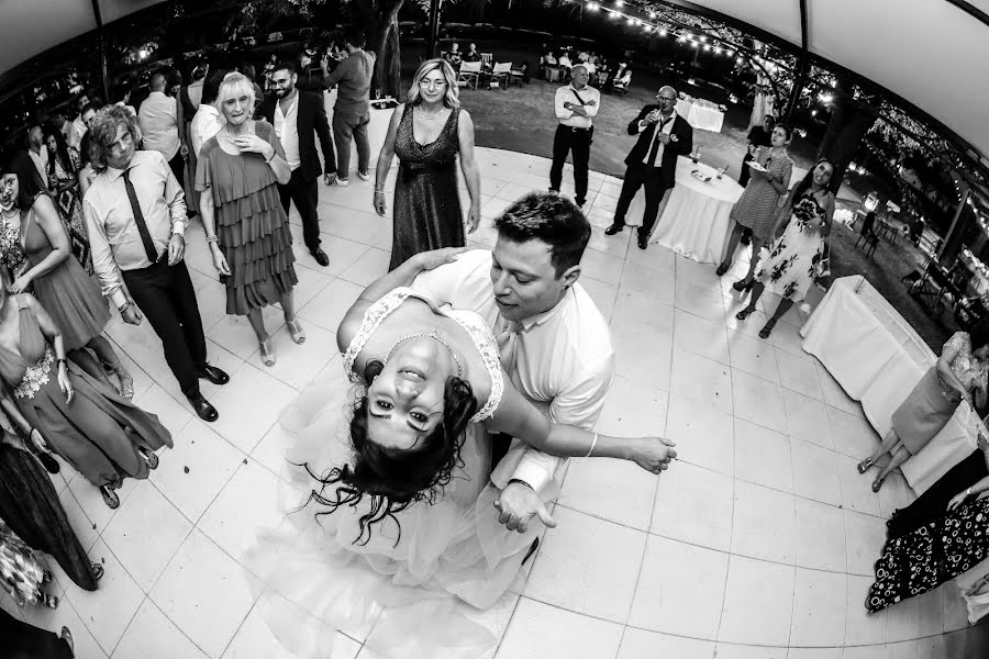 Wedding photographer Alessandro Zoli (zoli). Photo of 27 August 2021