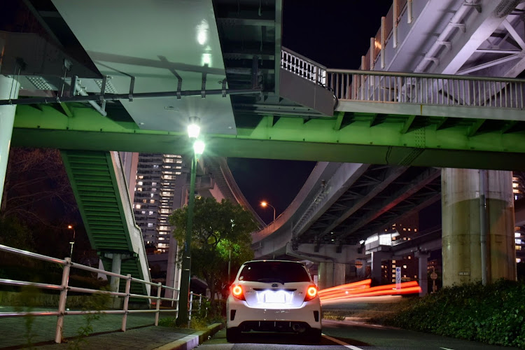 ヴィッツのdiscover＿ct・目指せPickUpCars・神戸は橋だらけ😅・定番撮影ポイント・明日から寒波襲来😱に関するカスタム事例の投稿画像3枚目