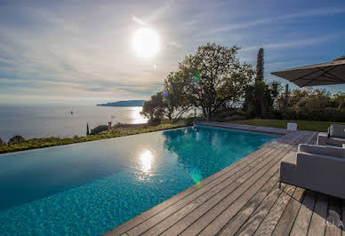 Seaside villa with pool 4