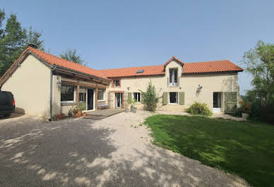 House with pool and terrace 8