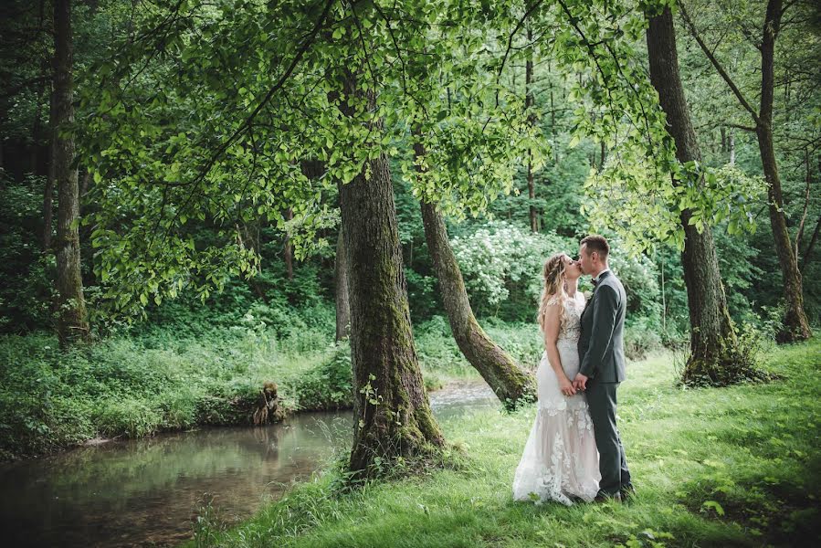 Fotógrafo de casamento Szczęśliwe Kadry (szczesliwekadry). Foto de 16 de novembro 2021