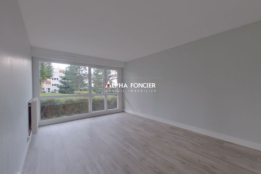 Location  appartement 3 pièces 61.69 m² à Chambourcy (78240), 1 290 €