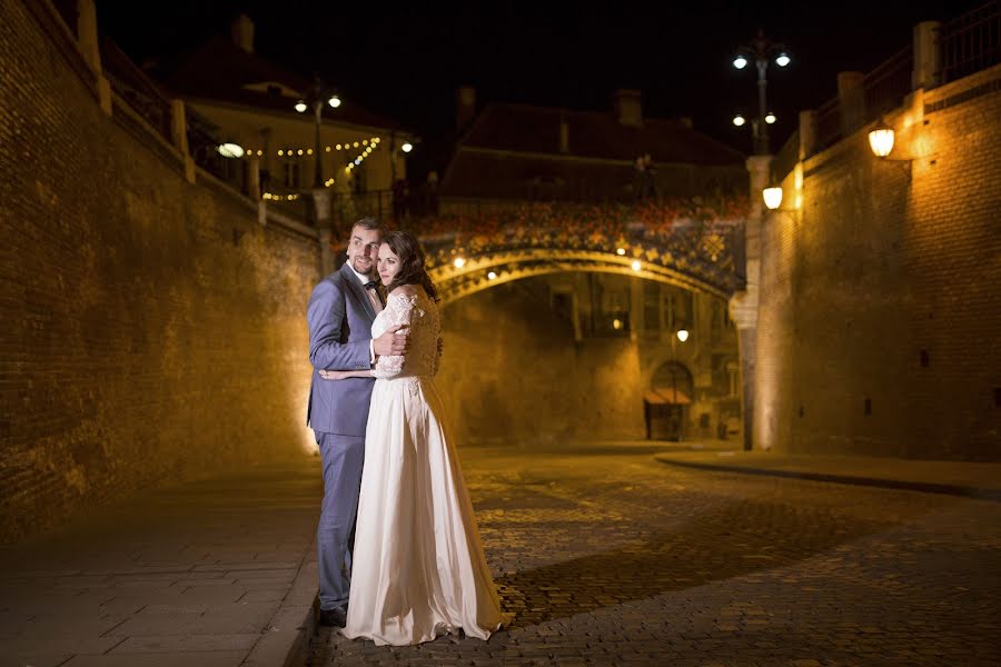 Wedding photographer Vladut Tiut (tvphoto). Photo of 5 October 2018