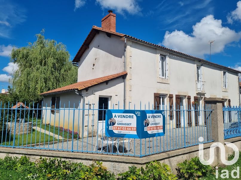 Vente maison 7 pièces 198 m² à Sainte-Hermine (85210), 262 000 €