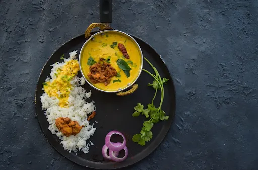 Kadhi Pakoda With Jeera Rice