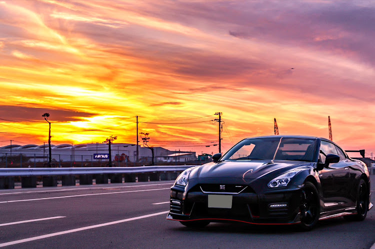 りょうちんさんが投稿したNISSAN GT-R・R35・チャットGPTで遊ぼう・マッドマックス風😁・AIに関するカスタム事例の投稿画像1枚目