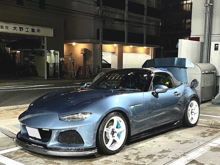 ロードスターのFunky Roadster Club・ガソリンスタンドは盛れる・洗車・給油・増し締め確認に関するカスタム事例の投稿画像1枚目