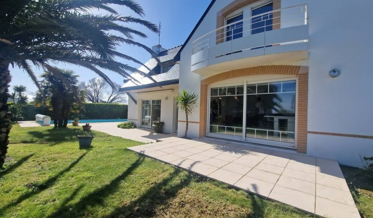 Maison contemporaine avec piscine et jardin Loctudy