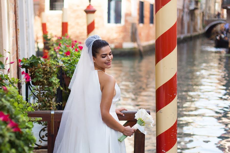 Fotografo di matrimoni Natalya Yasinevich (nata). Foto del 12 settembre 2019