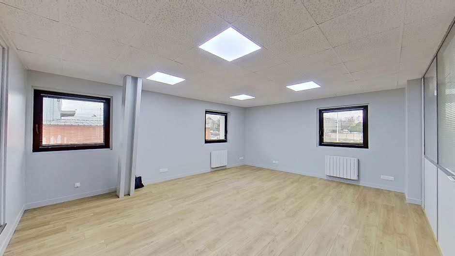 Location  locaux professionnels 4 pièces 70 m² à Domont (95330), 2 100 €